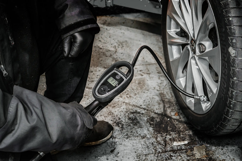 BOXO Digital Tyre Inflator with Quick Connector